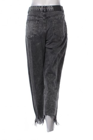 Dámske džínsy  Bershka, Veľkosť M, Farba Sivá, Cena  14,83 €