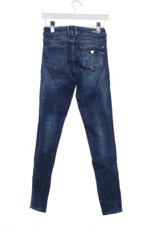 Дамски дънки Guess, Размер XS, Цвят Син, Цена 75,00 лв.