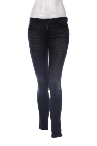 Damskie jeansy Guess, Rozmiar M, Kolor Czarny, Cena 122,99 zł