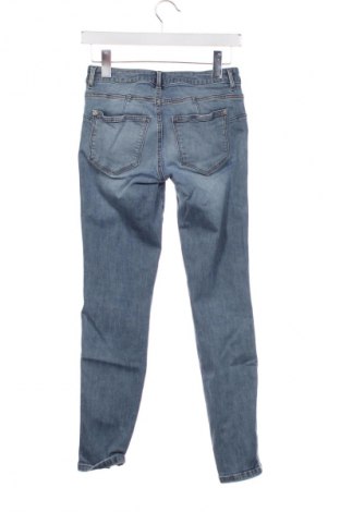 Дамски дънки Guess, Размер XS, Цвят Син, Цена 48,99 лв.