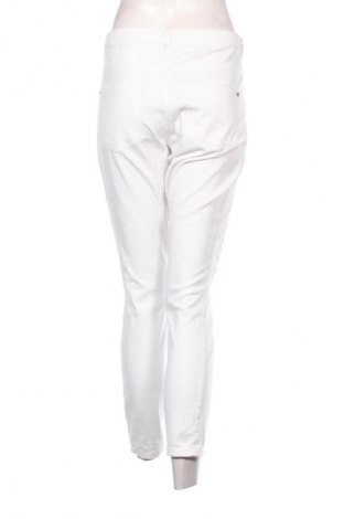 Дамски дънки H&M, Размер L, Цвят Бял, Цена 29,15 лв.