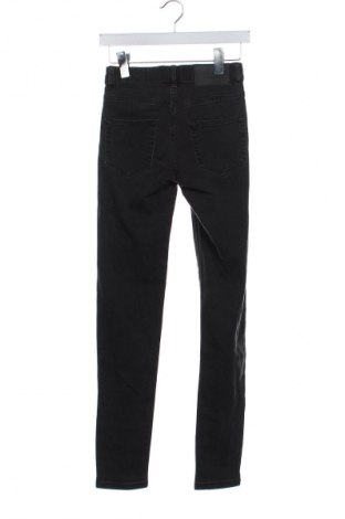 Дамски дънки Han Kjobenhavn, Размер XXS, Цвят Сив, Цена 107,99 лв.