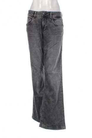 Дамски дънки Herrlicher, Размер M, Цвят Сив, Цена 174,99 лв.