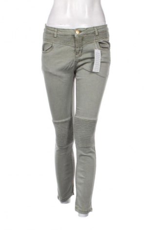 Damen Jeans Janina, Größe M, Farbe Grün, Preis 23,53 €