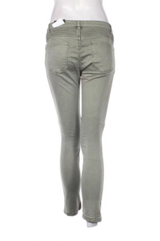 Damen Jeans Janina, Größe M, Farbe Grün, Preis 23,53 €