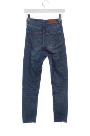 Damskie jeansy Monki, Rozmiar XXS, Kolor Niebieski, Cena 80,46 zł