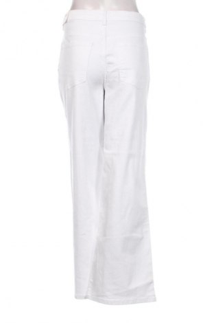 Γυναικείο Τζίν ONLY, Μέγεθος XL, Χρώμα Λευκό, Τιμή 47,99 €
