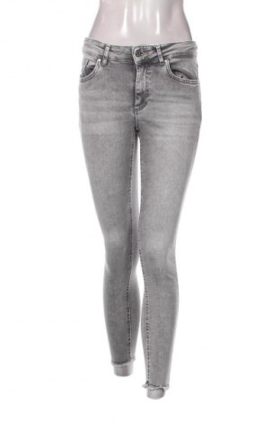 Дамски дънки ONLY, Размер S, Цвят Сив, Цена 77,99 лв.