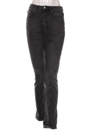Damskie jeansy Perfect Jeans By Gina Tricot, Rozmiar S, Kolor Szary, Cena 51,99 zł