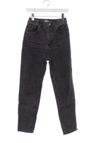 Női farmernadrág Pull&Bear, Méret XS, Szín Fekete, Ár 5 776 Ft