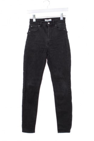Дамски дънки Pull&Bear, Размер XS, Цвят Черен, Цена 29,00 лв.