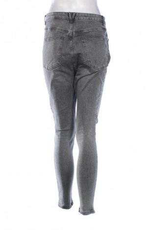 Дамски дънки Sinsay, Размер M, Цвят Сив, Цена 29,00 лв.