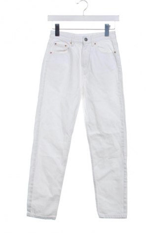 Дамски дънки Sinsay, Размер XS, Цвят Бял, Цена 29,33 лв.