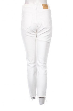 Dámske džínsy  Stradivarius, Veľkosť S, Farba Biela, Cena  9,95 €