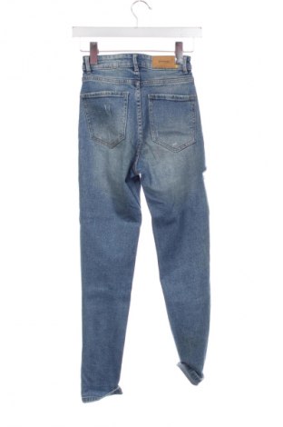 Дамски дънки Stradivarius, Размер XXS, Цвят Син, Цена 28,99 лв.