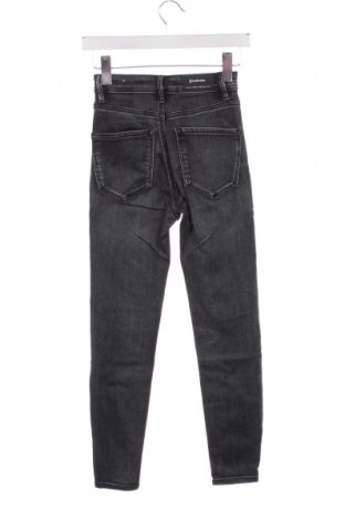 Blugi de femei Stradivarius, Mărime XXS, Culoare Negru, Preț 76,00 Lei