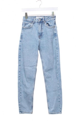 Dámske džínsy  Stradivarius, Veľkosť XS, Farba Modrá, Cena  14,83 €