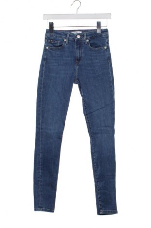 Дамски дънки Tommy Hilfiger, Размер XXS, Цвят Син, Цена 82,99 лв.