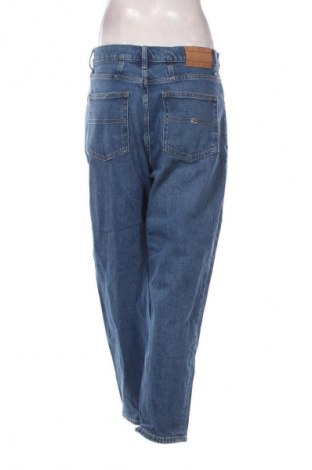 Дамски дънки Tommy Jeans, Размер L, Цвят Син, Цена 174,99 лв.