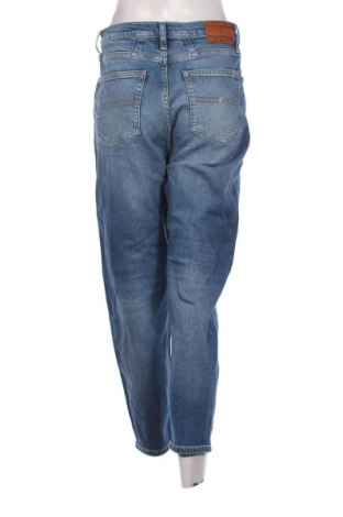 Дамски дънки Tommy Jeans, Размер S, Цвят Син, Цена 174,99 лв.