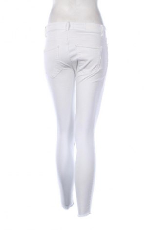 Női farmernadrág Vero Moda, Méret S, Szín Fehér, Ár 6 764 Ft