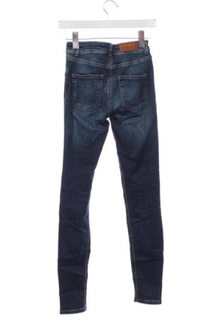 Дамски дънки Vero Moda, Размер XS, Цвят Син, Цена 22,99 лв.