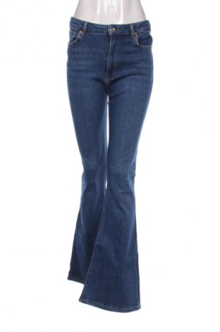 Damskie jeansy Zara, Rozmiar M, Kolor Niebieski, Cena 101,99 zł