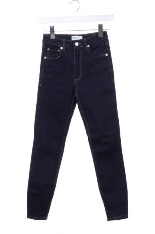 Дамски дънки Zara, Размер XXS, Цвят Син, Цена 27,00 лв.