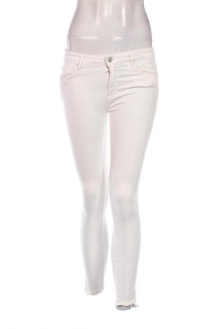 Blugi de femei Zara, Mărime M, Culoare Ecru, Preț 71,05 Lei