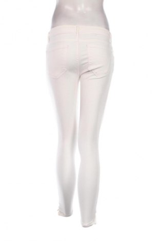 Blugi de femei Zara, Mărime M, Culoare Ecru, Preț 71,05 Lei