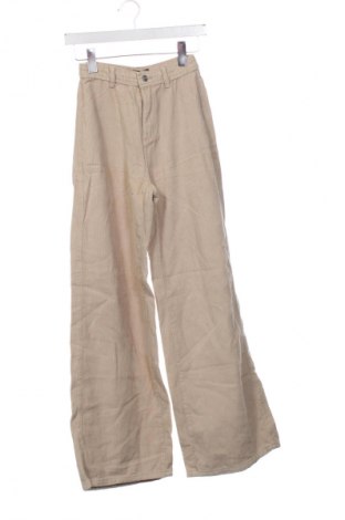 Дамски джинси Bershka, Размер XS, Цвят Бежов, Цена 29,00 лв.