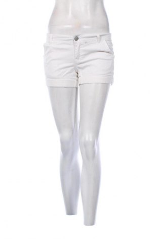 Дамски къс панталон Aeropostale, Размер M, Цвят Бял, Цена 19,00 лв.
