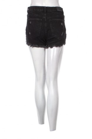 Γυναικείο κοντό παντελόνι Bershka, Μέγεθος M, Χρώμα Μαύρο, Τιμή 9,79 €