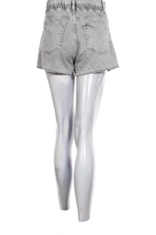 Dámske kraťasy  Bershka, Veľkosť S, Farba Sivá, Cena  9,72 €