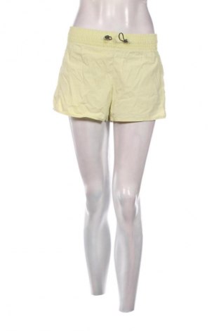 Damen Shorts Bershka, Größe S, Farbe Grün, Preis 9,74 €