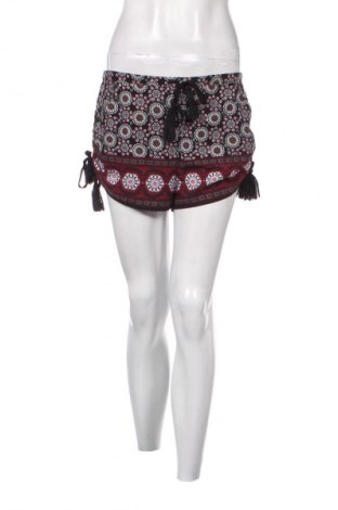 Дамски къс панталон Forever 21, Размер L, Цвят Многоцветен, Цена 19,55 лв.
