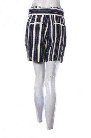 Дамски къс панталон H&M, Размер M, Цвят Многоцветен, Цена 19,00 лв.
