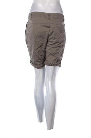 Pantaloni scurți de femei H&M, Mărime S, Culoare Verde, Preț 61,12 Lei