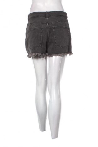 Pantaloni scurți de femei H&M Divided, Mărime S, Culoare Gri, Preț 51,45 Lei