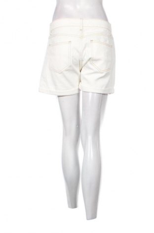 Дамски къс панталон Haily`s, Размер L, Цвят Бял, Цена 53,99 лв.