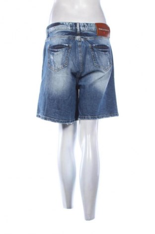 Γυναικείο κοντό παντελόνι Madness, Μέγεθος M, Χρώμα Μπλέ, Τιμή 17,39 €