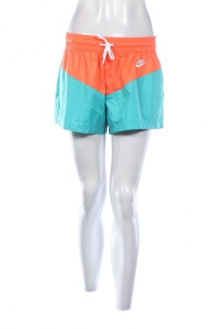 Γυναικείο κοντό παντελόνι Nike, Μέγεθος L, Χρώμα Πολύχρωμο, Τιμή 39,39 €