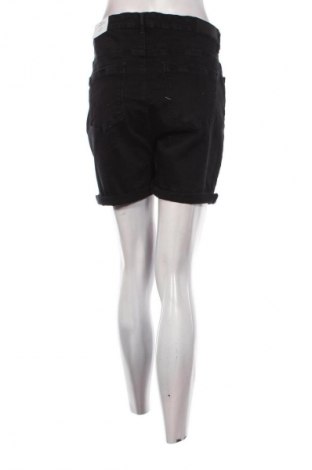 Pantaloni scurți de femei ONLY Carmakoma, Mărime XXL, Culoare Negru, Preț 116,99 Lei