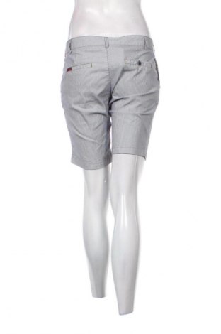 Дамски къс панталон Pull&Bear, Размер S, Цвят Многоцветен, Цена 19,00 лв.