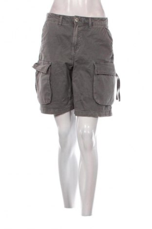 Női rövidnadrág Pull&Bear, Méret XS, Szín Szürke, Ár 3 800 Ft