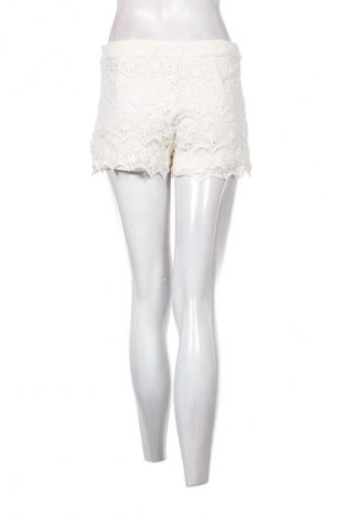 Női rövidnadrág Pull&Bear, Méret L, Szín Fehér, Ár 2 979 Ft