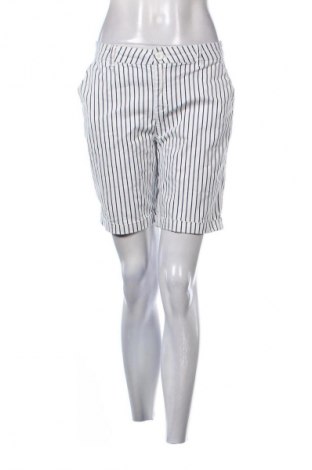 Дамски къс панталон Reserved, Размер M, Цвят Многоцветен, Цена 19,99 лв.