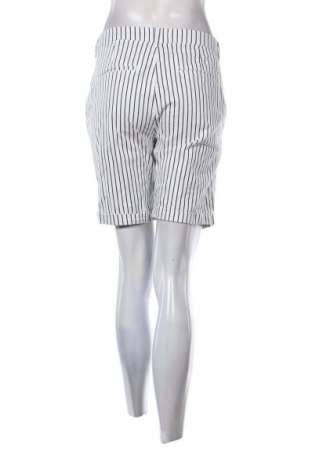 Дамски къс панталон Reserved, Размер M, Цвят Многоцветен, Цена 19,99 лв.