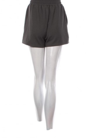 Damskie szorty SHEIN, Rozmiar S, Kolor Szary, Cena 43,68 zł