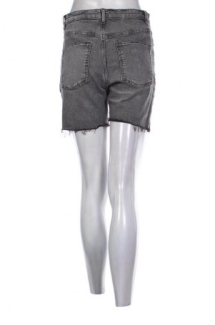 Дамски къс панталон Sinsay, Размер L, Цвят Сив, Цена 15,99 лв.